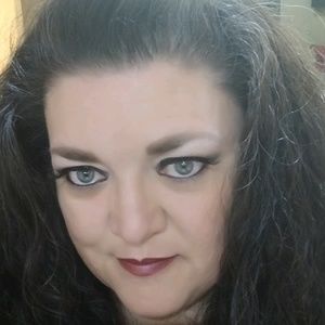 Meet your Posher, Kay dawne